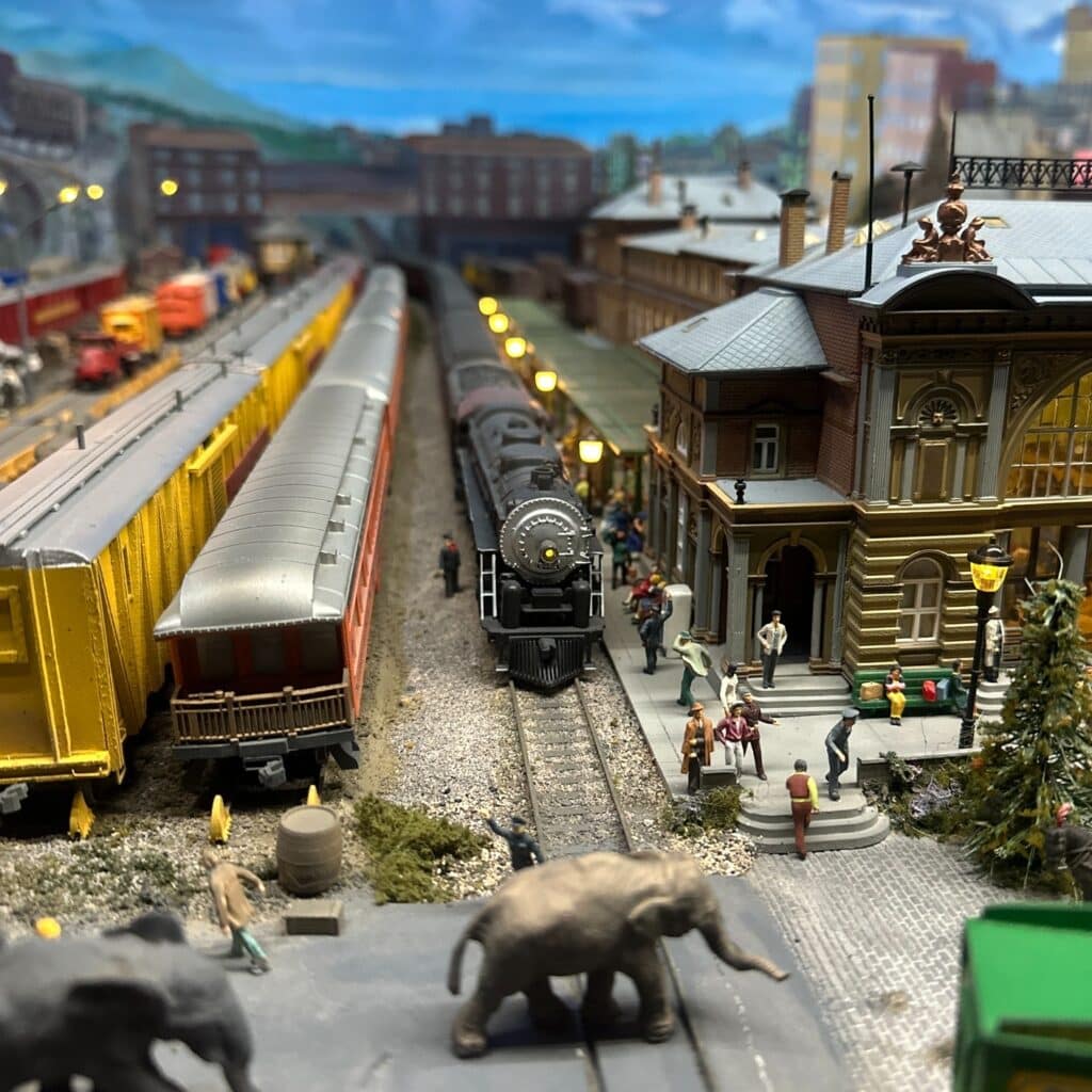 Photo credit @miniatureworldofficial on Instagram